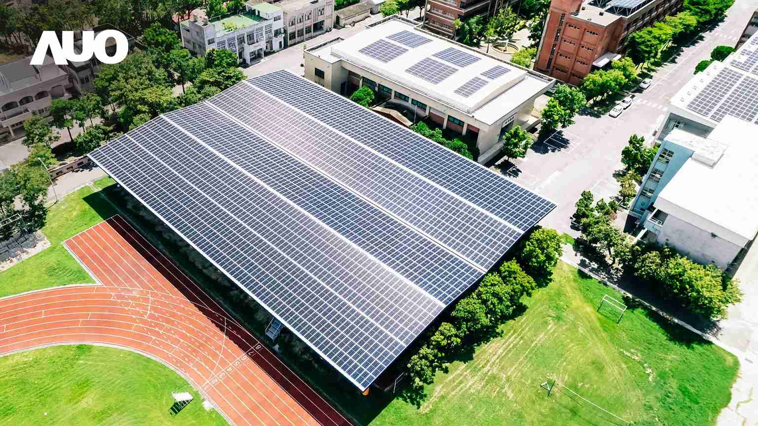 彩霸王SunSteel光电整合型浪板具备快速安装、、轻量化优势，，，，可提升15%发电效能，，，，通过国际IEC与台湾VPC认证安全、、防漏、、、、耐候标准